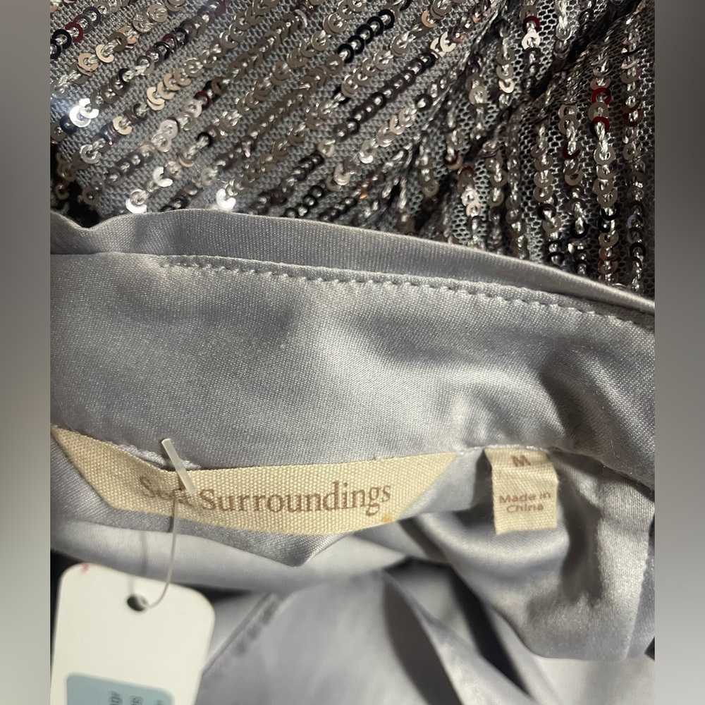 NWT Soft Surroundings Long Sleeve Silver Sequin Top Size Medium - Picture 6 of 8